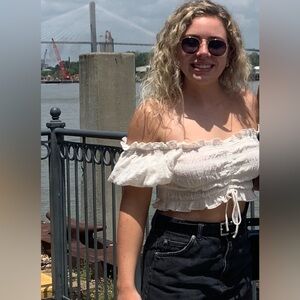 Victoria + Sophia Cropped Top Size Medium